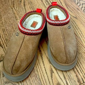 UGG Women’s platform slippers